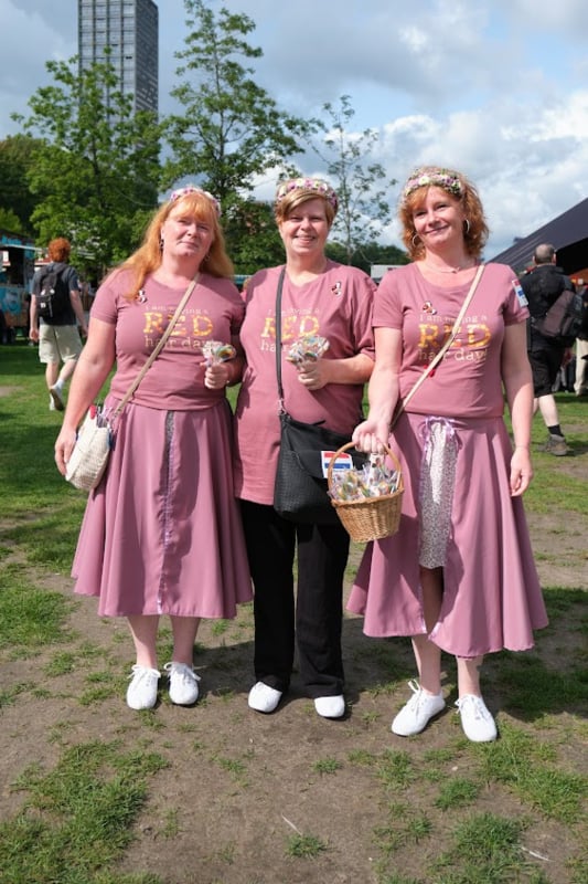 Damen-T-Shirt – RED Hair Day – 2023 – Bild 3